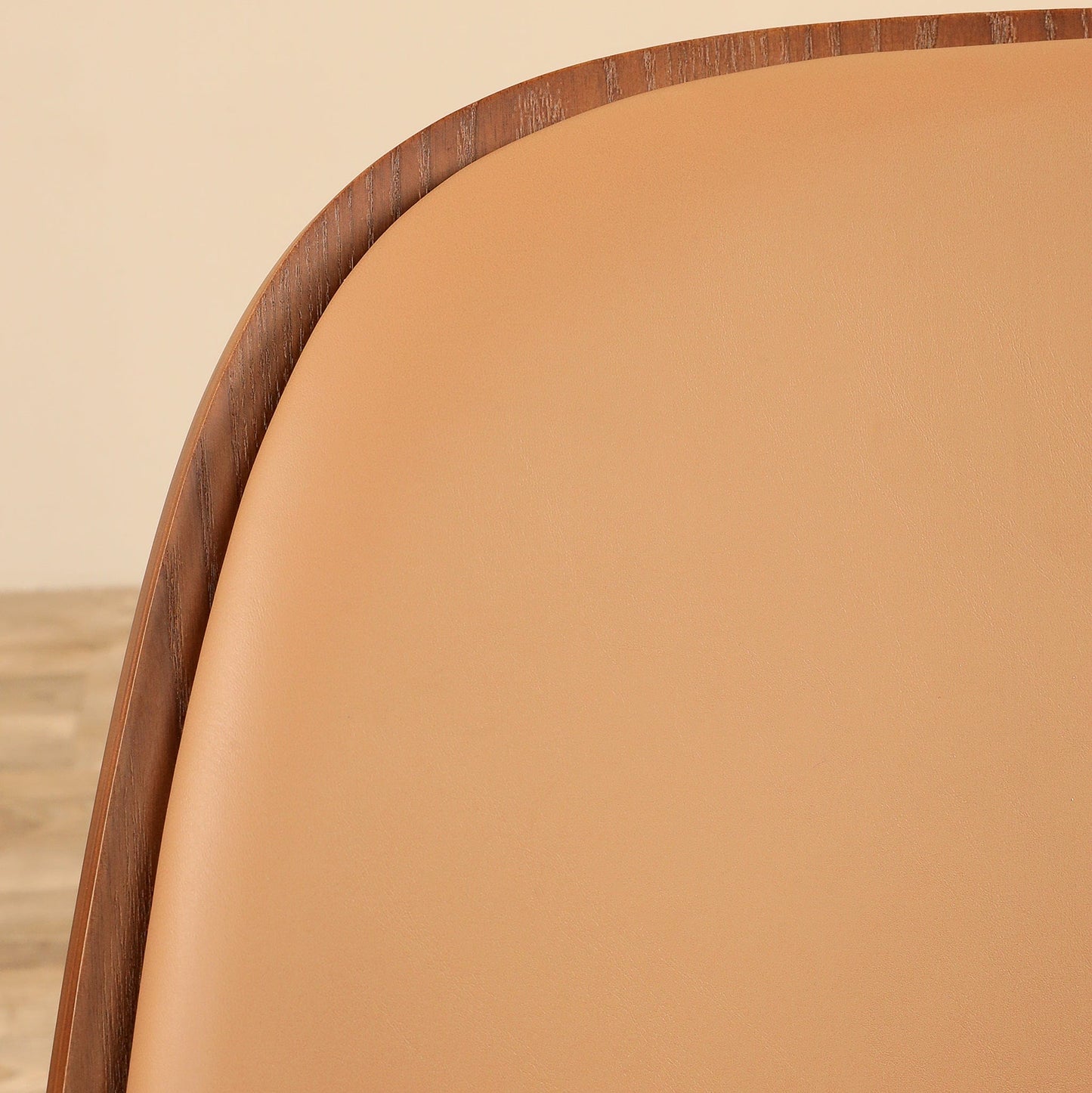 La chaise Shell JL Mollers Camel