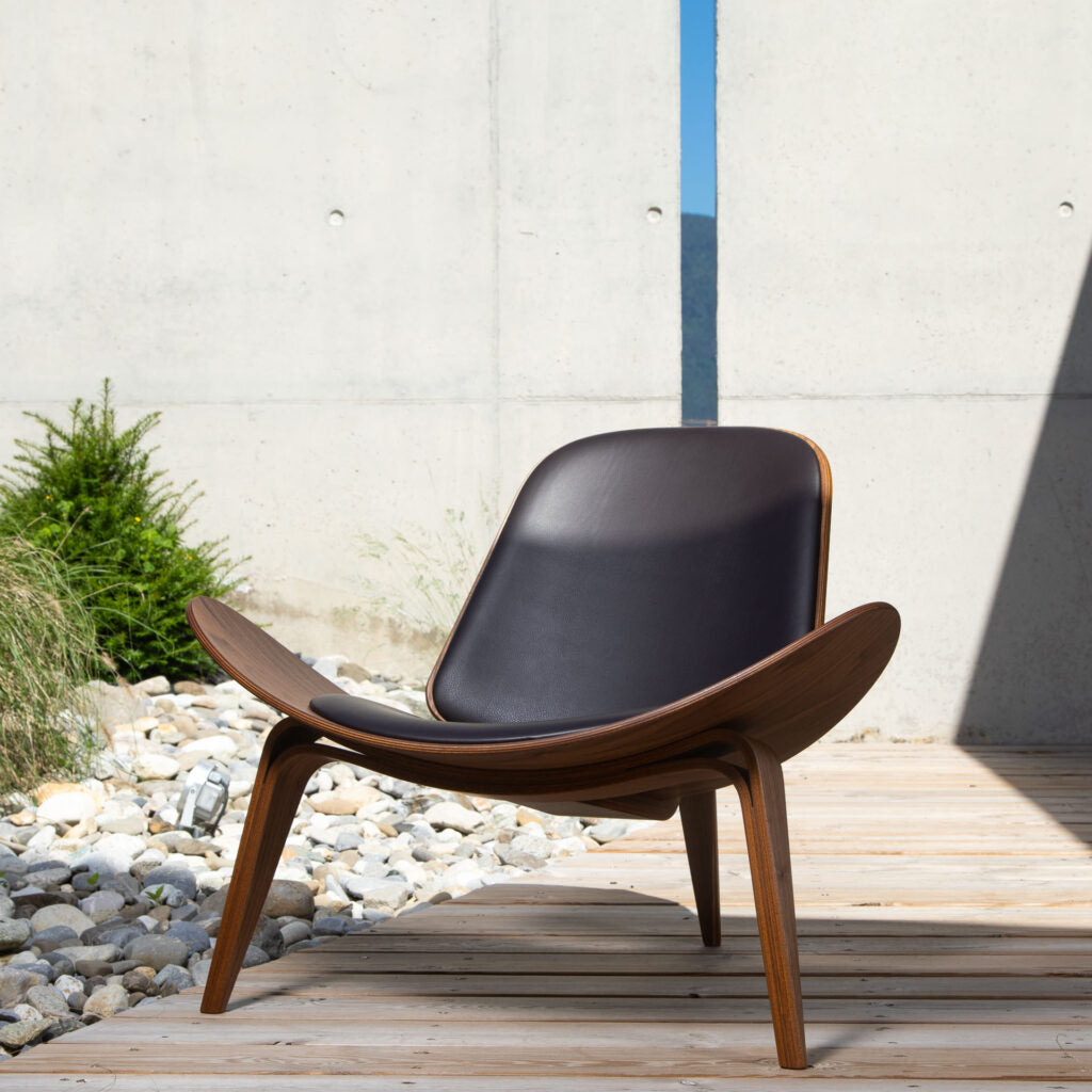 La chaise Shell JL Mollers noir