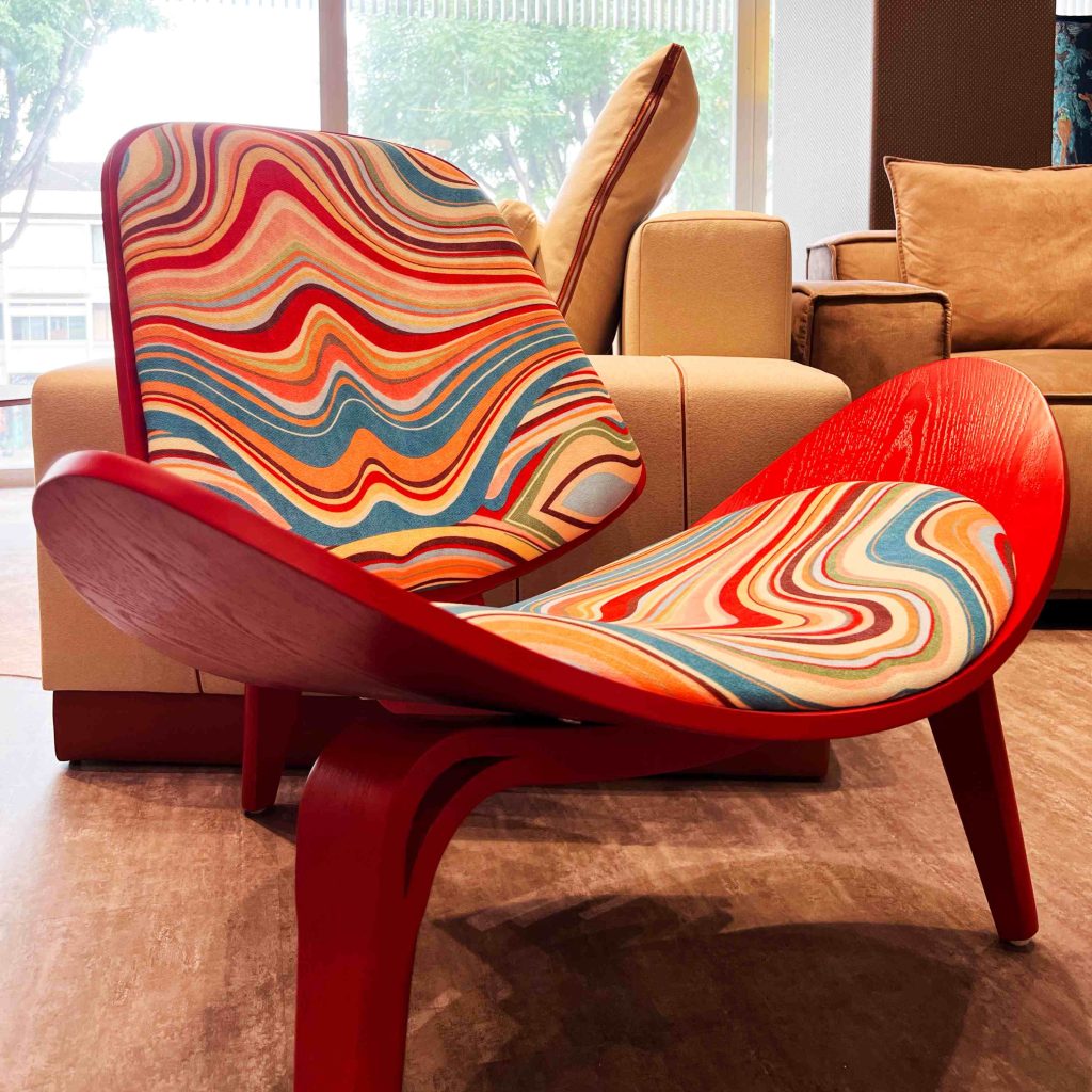 La chaise Shell JL Mollers multicolore