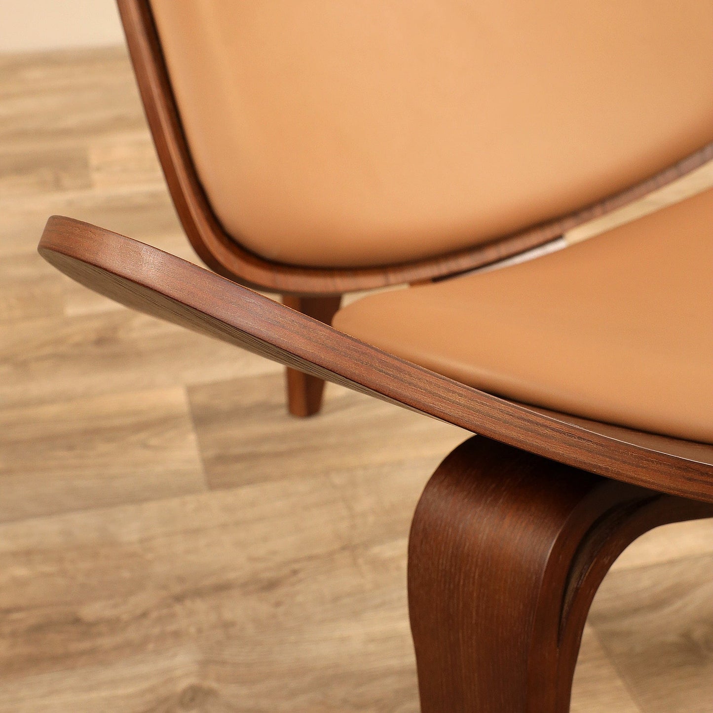 La chaise Shell JL Mollers Camel